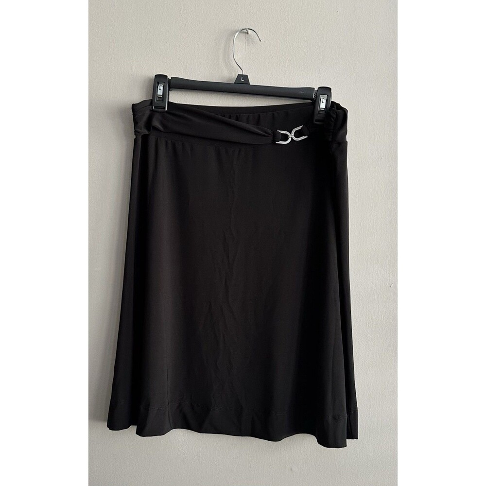 Women’s White House Black Market Skirt Size Medium A-Line Knee Length EUC Black